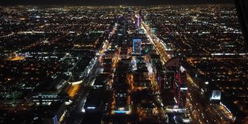 Smart Streets: US Cities Leading the Way in Energy Savings & Safety - Cover Image